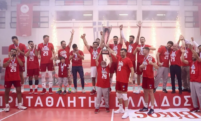 Ολυμπιακός - ΠΑΟΚ 3-0: Πρωταθλητής με... σκούπα!