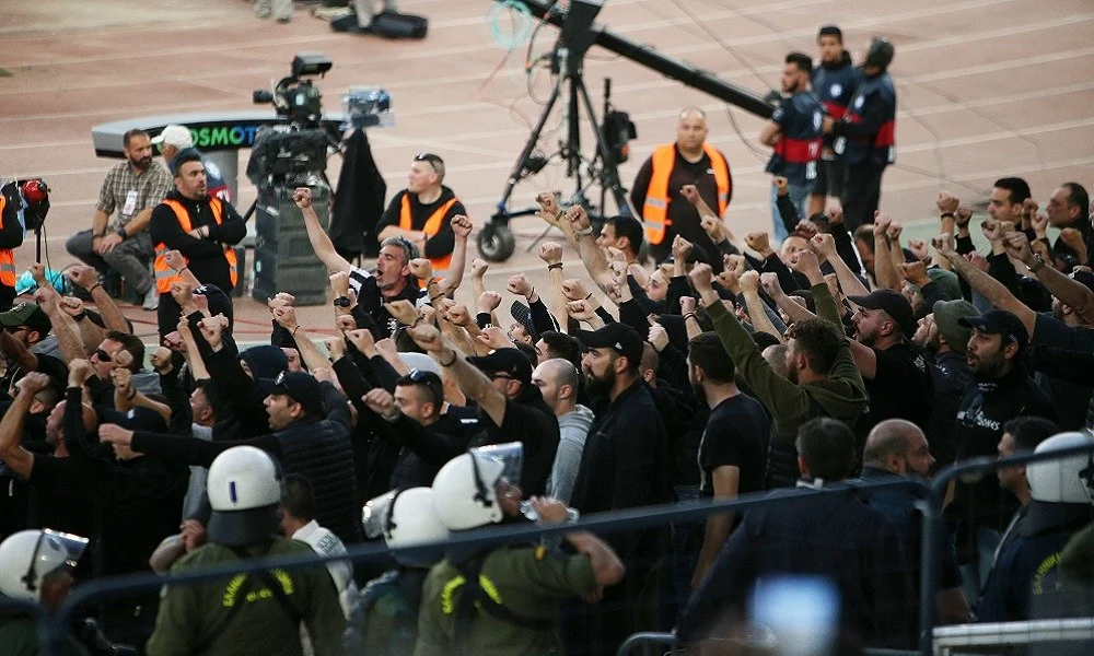 ΠΑΟΚ - ΑΕΚ: Ένταση στα επίσημα! (vid)
