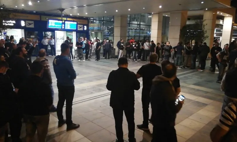 ΠΑΟΚ: Οι οπαδοί του έστησαν πάρτι στο «Ελ. Βενιζέλος» (vid)