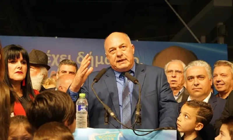 Μπέος για Μαρινάκη: «Στηρίζει οικονομικά υποψ. δήμαρχο Βόλου»!