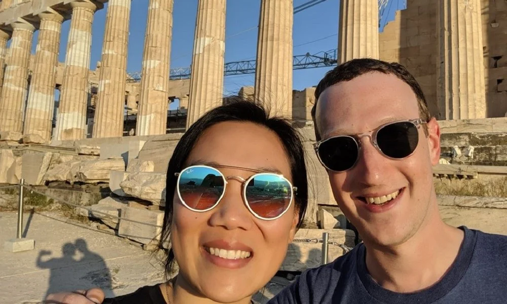 Facebook: Στην Ελλάδα ο Μαρκ Ζούκερμπεργκ (pic)