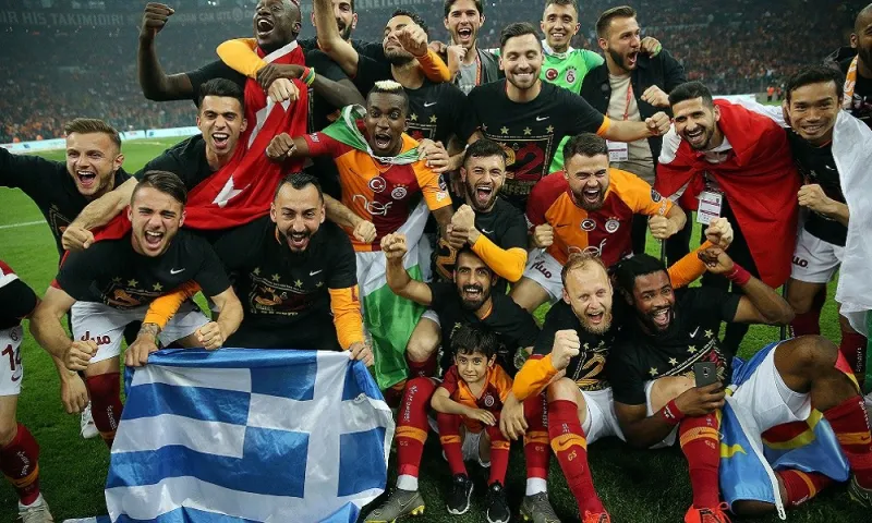 Μήτρογλου: Πρωταθλητής στην Τουρκία με ελληνική σημαία (vid)