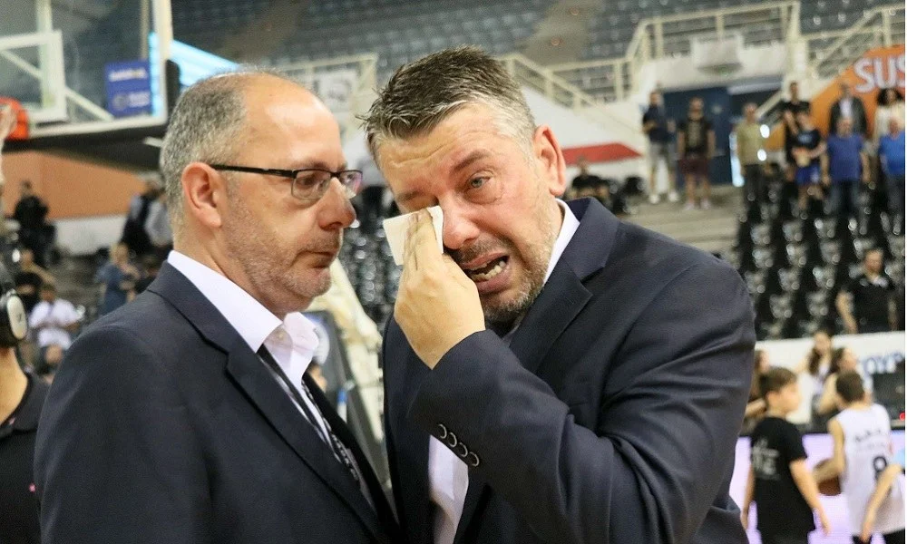 Παπαθεοδώρου: Δάκρυσε on camera (vid)
