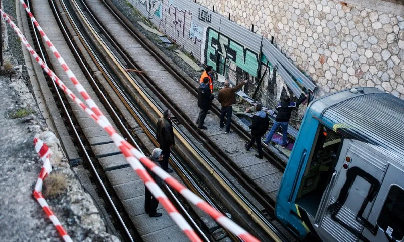 Τραγωδία στο Μοσχάτο: Γυναίκα έπεσε στις γραμμές του ΗΣΑΠ