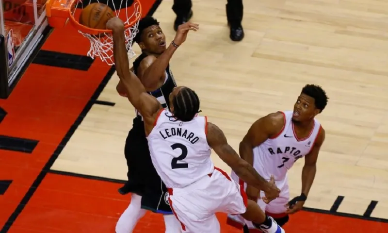 Ράπτορς-Μπακς 4-2: Δεν τα κατάφερε ο «Greek Freak» (vid)