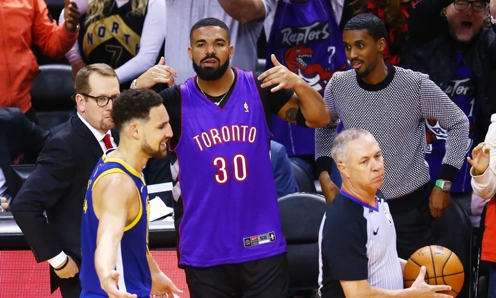 Ο Drake κάλυψε τα τατουάζ για τους Γουόριορς (pics + vids)