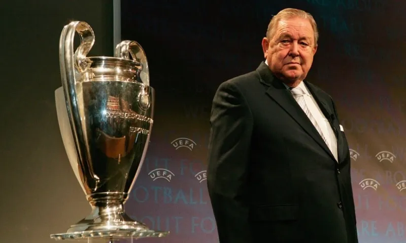 Λέναρτ Γιόχανσον: Πέθανε ο «πατέρας» του Champions League