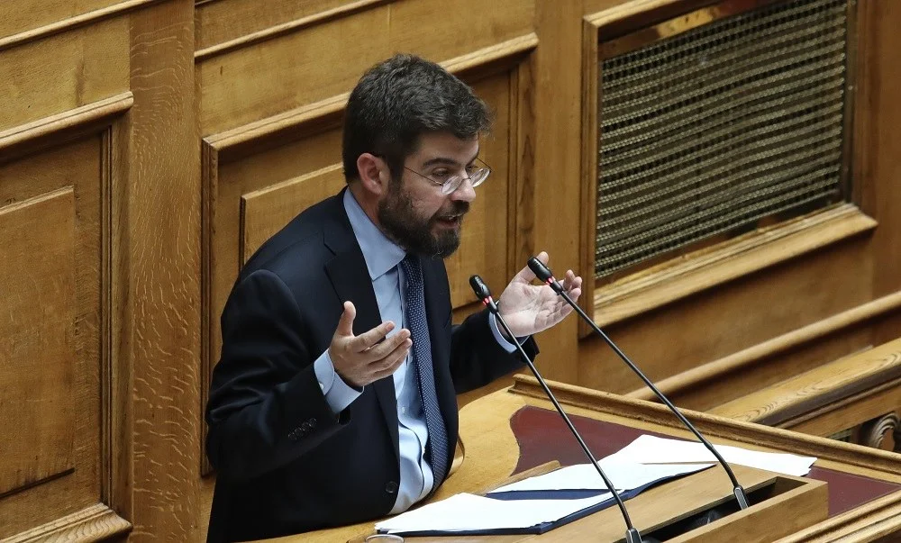 Χωρίς συναίνεση: Κάνει πίσω η κυβέρνηση για το άρθρο 336
