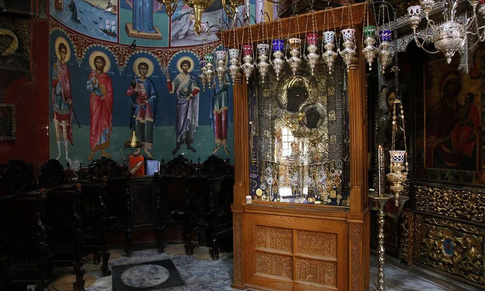 Αφαίρεσαν τα τάματα από την Παναγία την Πορταΐτισσα στο Άγιο Όρος