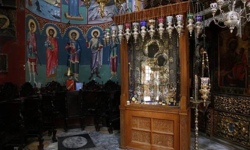 Αφαίρεσαν τα τάματα από την Παναγία την Πορταΐτισσα στο Άγιο Όρος