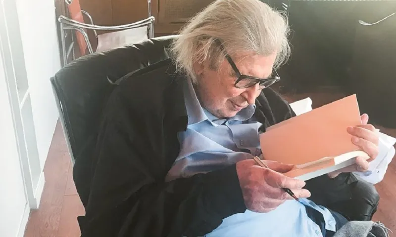 Μίκης Θεοδωράκης: «Κάνει τρίμπλα στο θάνατο», λέει η κόρη του
