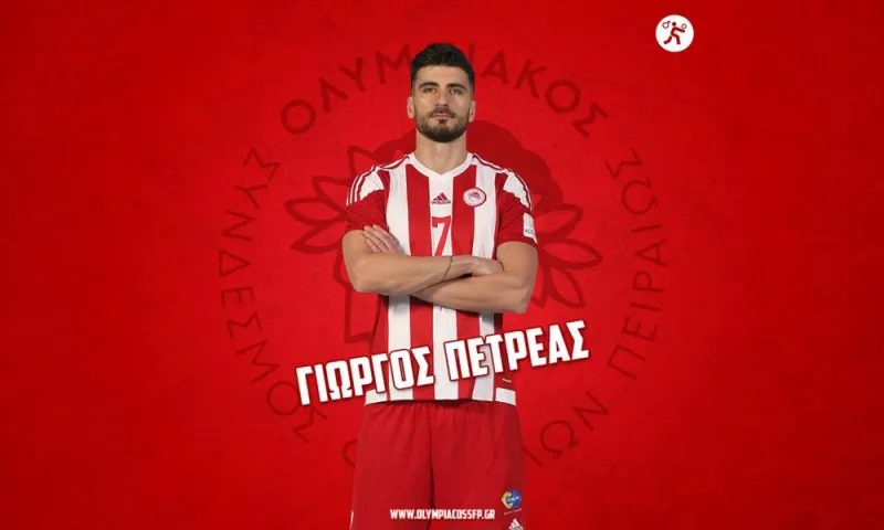 Ολυμπιακός: Ανανέωσε και ο Πετρέας