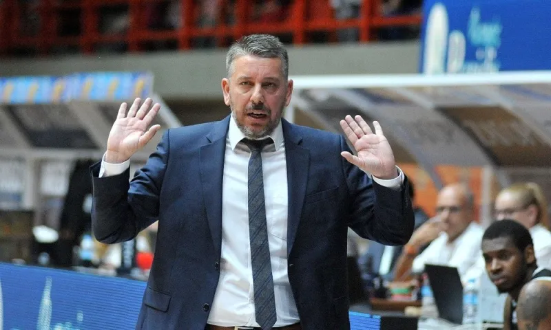 Παπαθεοδώρου στον πάγκο της ΑΕΚ!