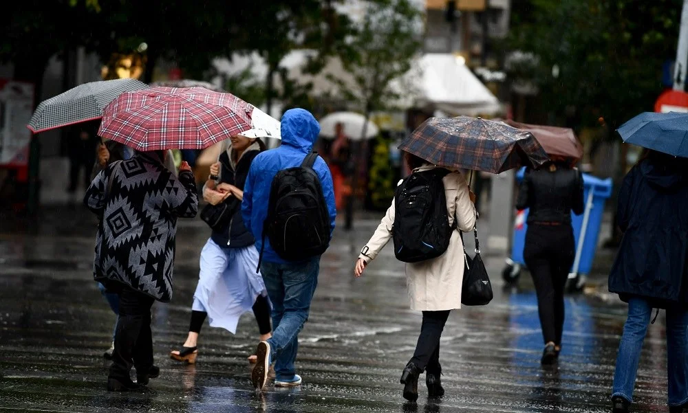 Καιρός: Καταιγίδες και χαλάζι σήμερα