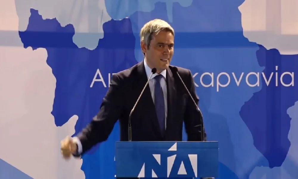 Σαμαράς και χιλιάδες κόσμου στην πολιτική ομιλία Καραγκούνη