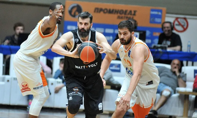 Ιωνικός: Κλείνει Τσόχλα, βλέπει Χάτσερ