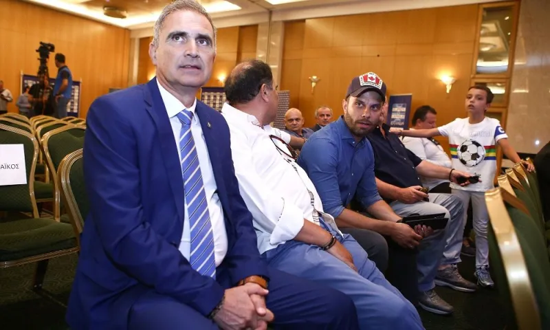 Μποροβήλος: «Πάλι ξεκινάμε κόντρα στους μεγάλους»