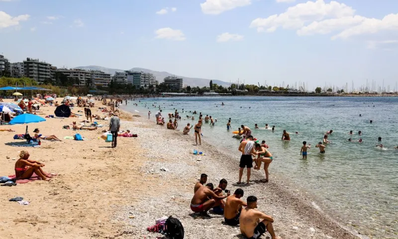 Καιρός: Σε εξέλιξη το «κύμα» καύσωνα στη χώρα
