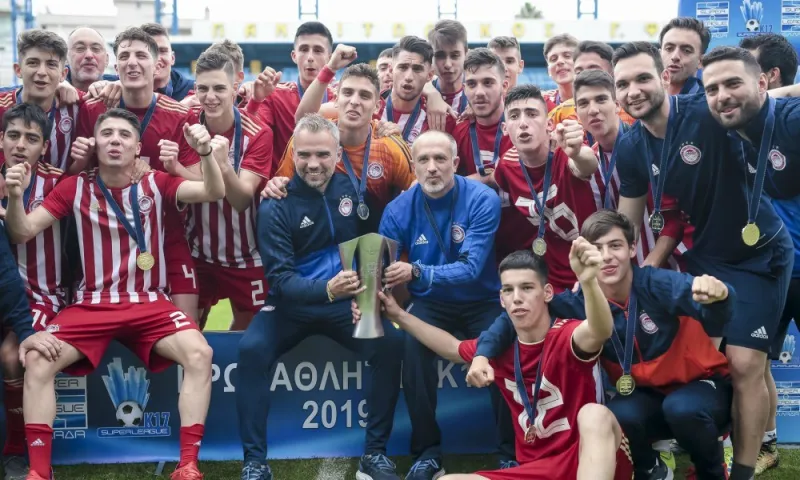 Ολυμπιακός: Εννέα επαγγελματικά συμβόλαια