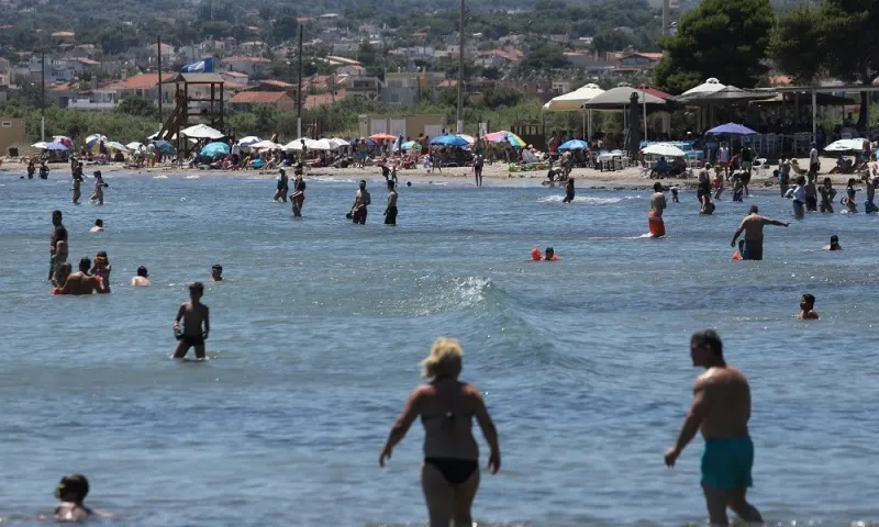 Καιρός: Μικρή «ανάσα» δροσιάς σήμερα