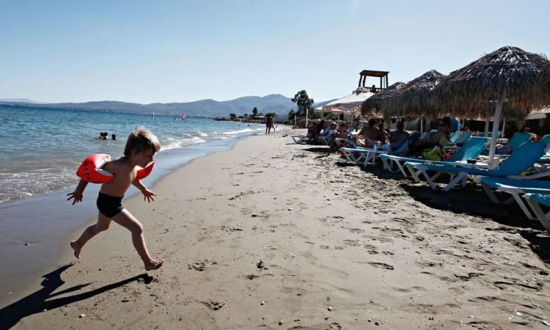 Καιρός: Συνεχίζεται η επέλαση του καύσωνα