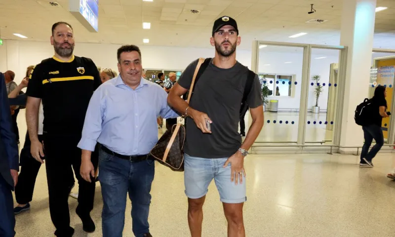 ΑΕΚ: Ο Ολιβέιρα έφτασε στην Αθήνα (pics-vids)
