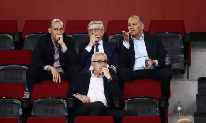 Πρόστιμα σε Ολυμπιακό και Αγγελόπουλους