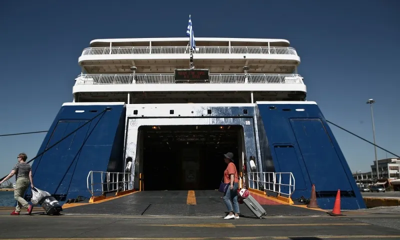 Καλοκαίρι 2019: Άρχισε η μεγάλη έξοδος των διακοπών (vid)