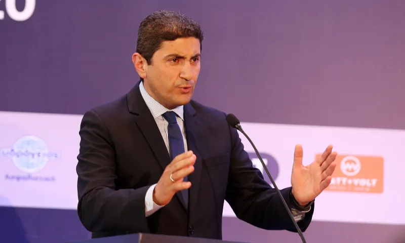 Πανελλήνιο Στίβου: Στην Πάτρα ο Λευτέρης Αυγενάκης (vid)