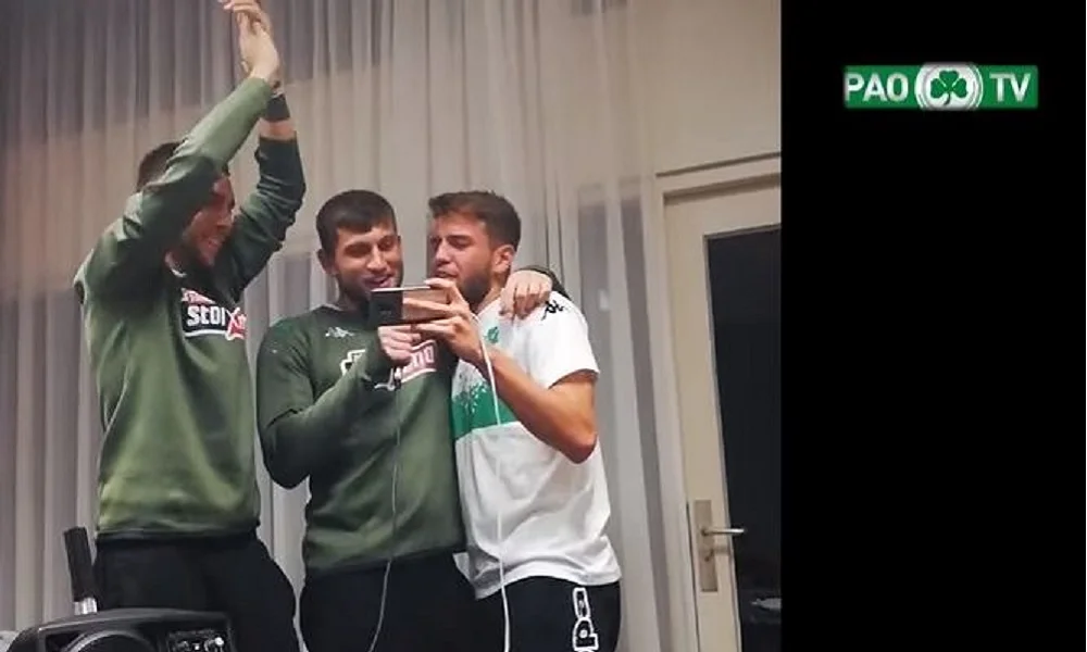 Παναθηναϊκός: Karaoke πριν από την αναχώρηση (vid)
