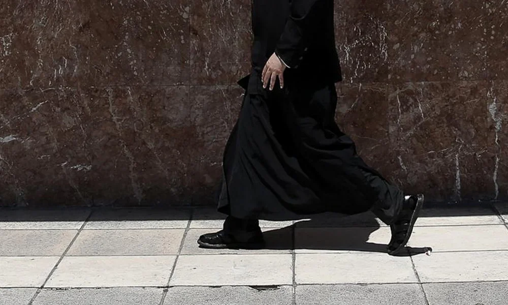 Απίστευτο: Ιερέας αρνήθηκε να κοινωνήσει παιδιά με αναπηρία (pic)