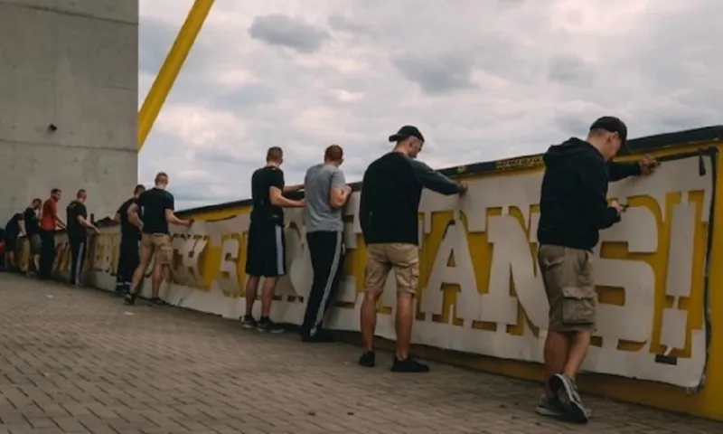 Ντόρτμουντ: Γκράφιτι για… όσκαρ στο Westfalenstadion (vid+pics)