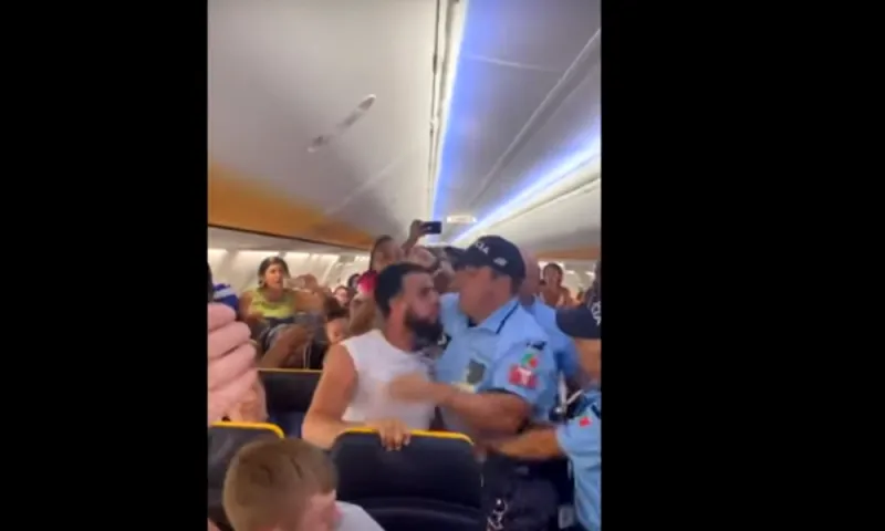 Σκηνές χάους σε πτήση της Ryanair! (vid)