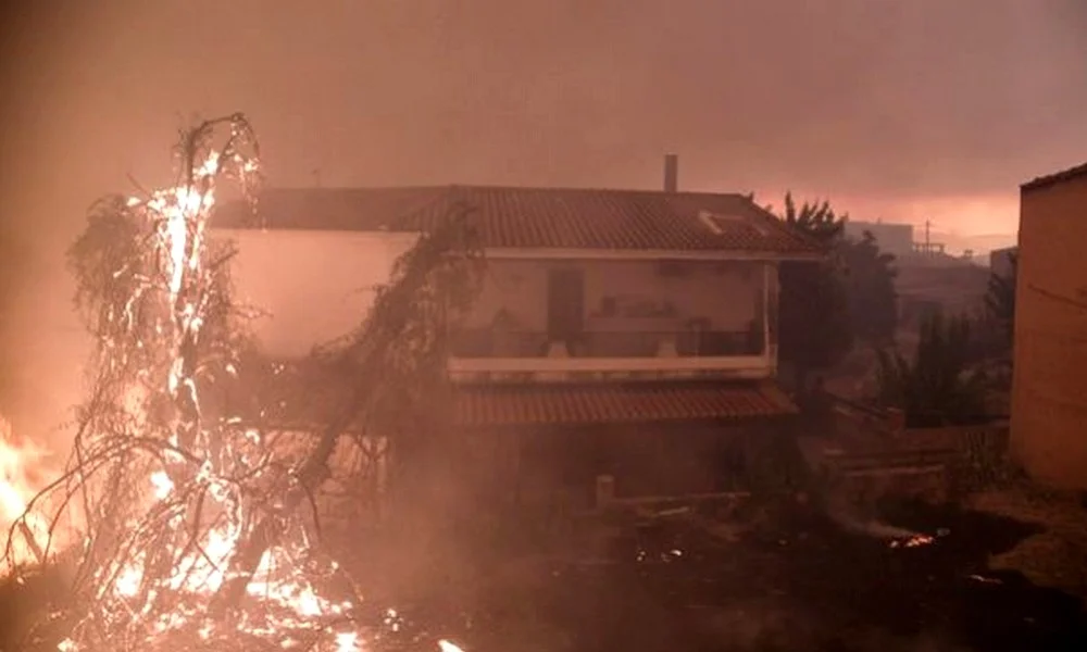 Meteo: Το χειρότερο σενάριο για τη φωτιά στην Εύβοια (vid)