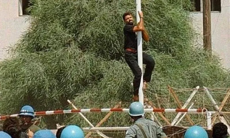 Σαν σήμερα οι Τούρκοι δολοφονούν τον Σολωμό Σολωμου (vid)