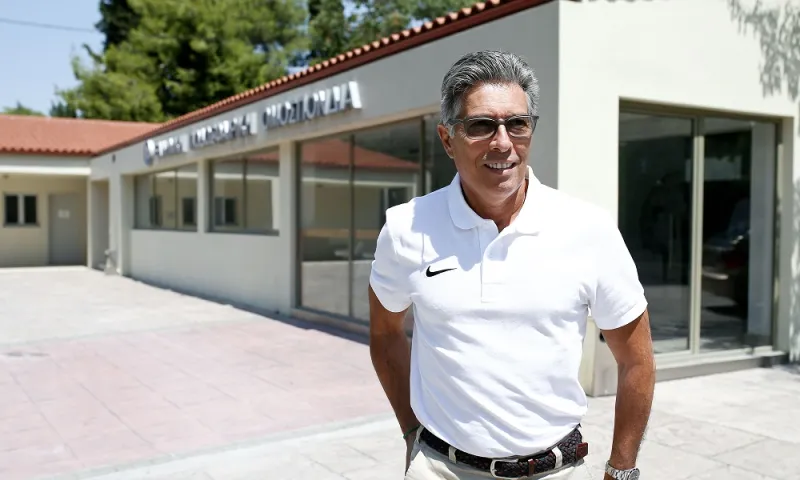Περέιρα στη Λάρισα: «Δεν έγινε κανένα λάθος με το VAR»