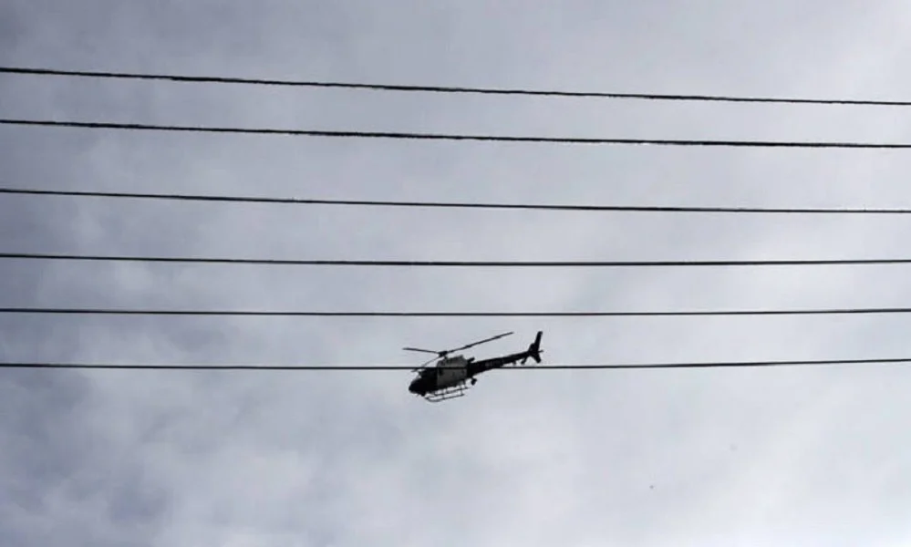 Έκανε ηλιοθεραπεία γυμνή και τη βιντεοσκόπησε αστυνομικός από ελικόπτερο! (vid)