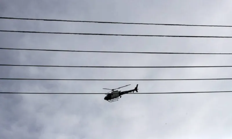 Έκανε ηλιοθεραπεία γυμνή και τη βιντεοσκόπησε αστυνομικός από ελικόπτερο! (vid)