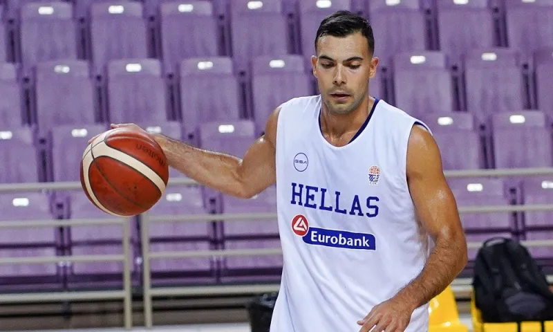 Ελλάδα - Ιταλία: Τραυματίστηκε και αποχώρησε ο Σλούκας! (vids)
