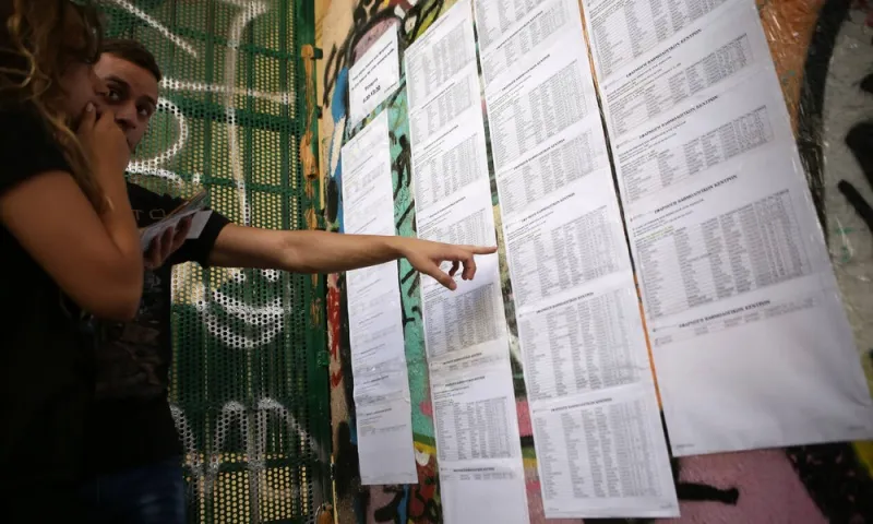 Βάσεις 2019: «Κλειδώνουν» τα μόρια σε 30 σχολές