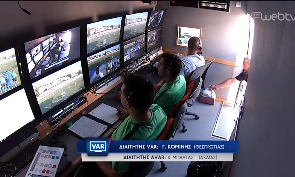 VAR… σουβλάκι και αλητεία σκέτη (vids)