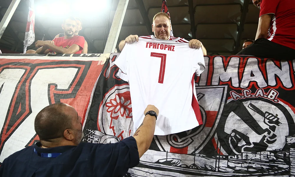 Ολυμπιακός: «Θρύλε Θεέ μου» (vids)