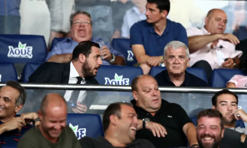 Μελισσανίδης: Πήρε... σκούπα και «καθάρισε»
