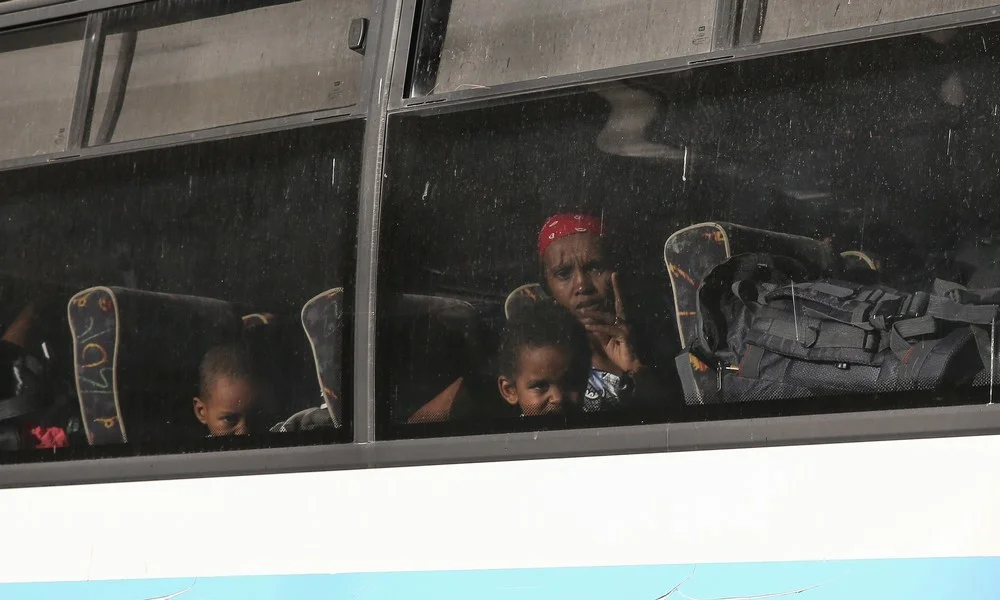 Εξάρχεια: Επιχείρηση σε 4 υπό κατάληψη κτήρια (pics)