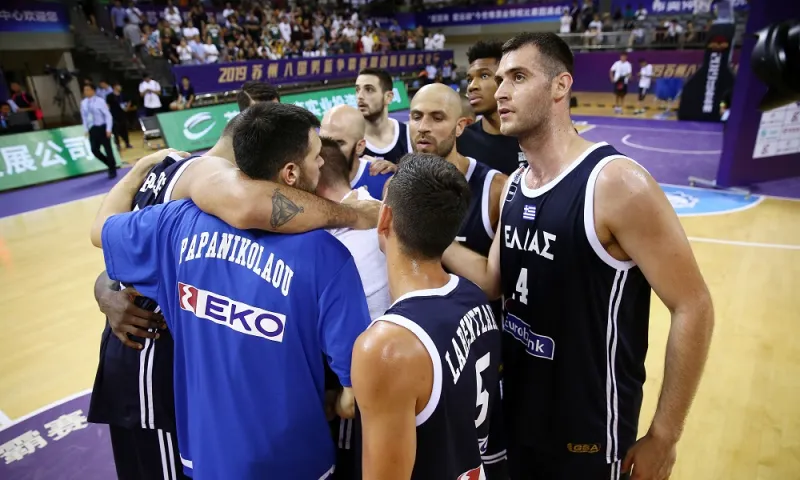 Εθνική: Έφτασε στη Ναντζίνγκ, τα βλέμματα στον Γιάννη (vid)