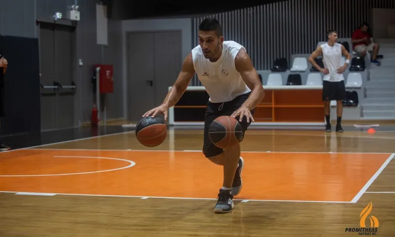 Κασελάκης: «Με αγκάλιασαν μέσα και έξω από την ομάδα»