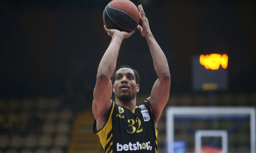 Χάντερ: «Η ΑΕΚ μου χρωστάει ακόμα τρεις μήνες»
