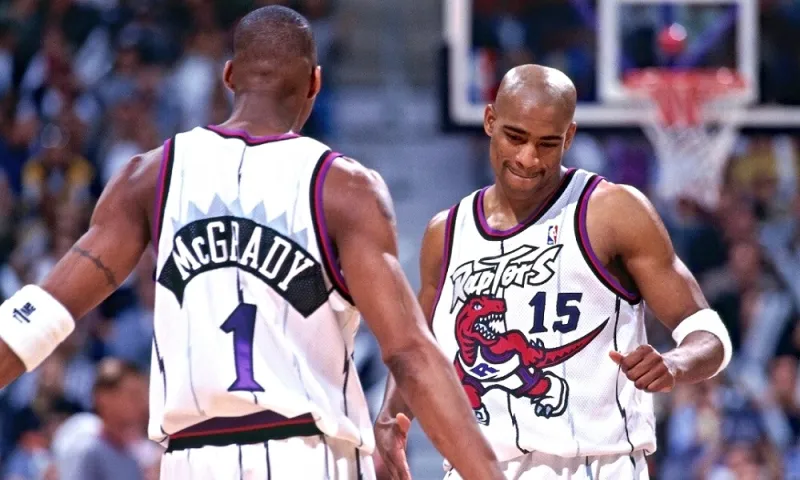 Ράπτορς: Επιστρέφει η κορυφαία φανέλα του NBA (pics-vid)