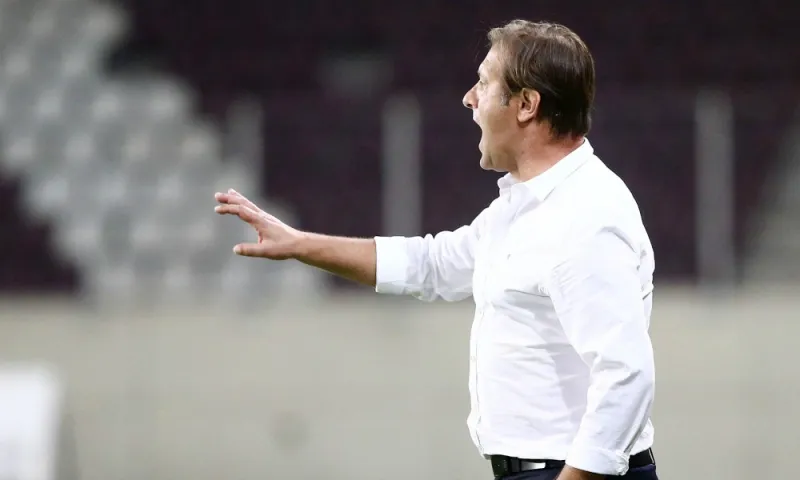 Μαρτίνς: «Κάναμε λάθη λόγω του γηπέδου»