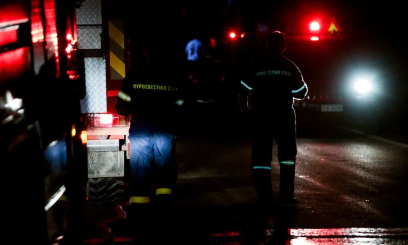 Φωτιά στην Περιφερειακή Υμηττού στην Αγία Παρασκευή